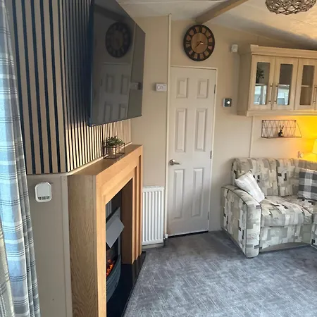 营地 Caravan By The Sea